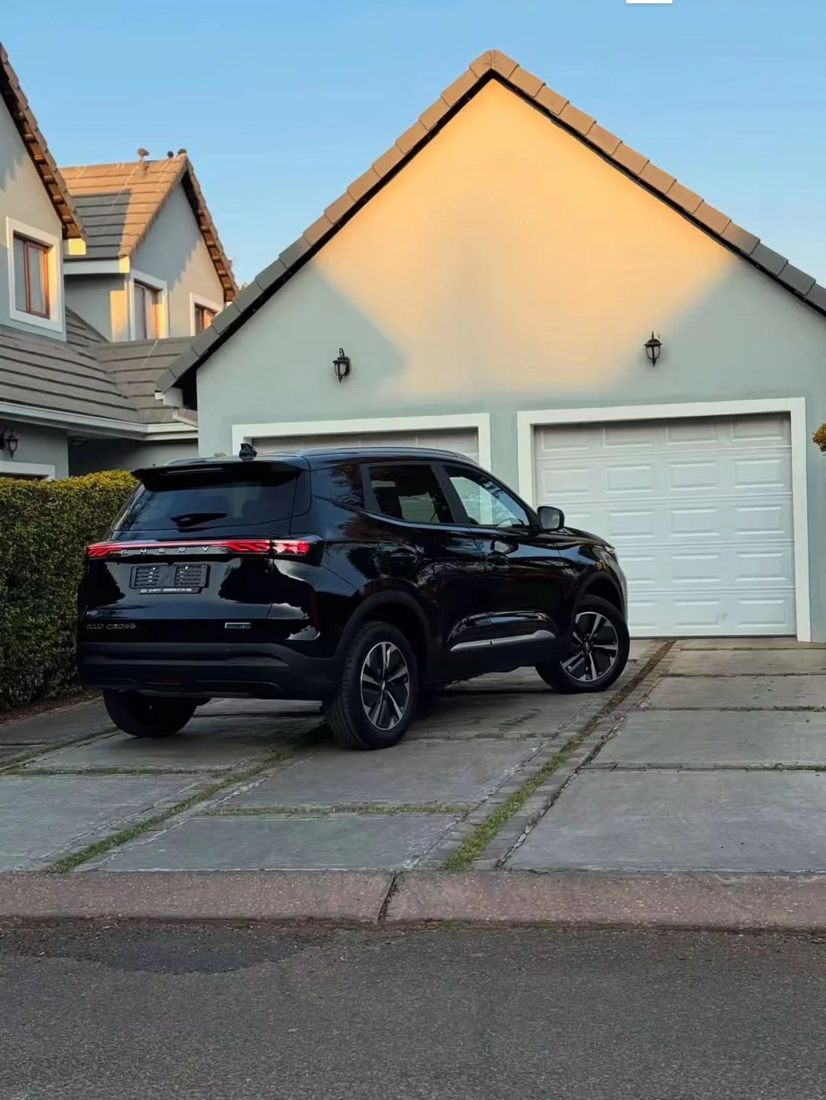 Foto Chery Tiggo Cross Hitam